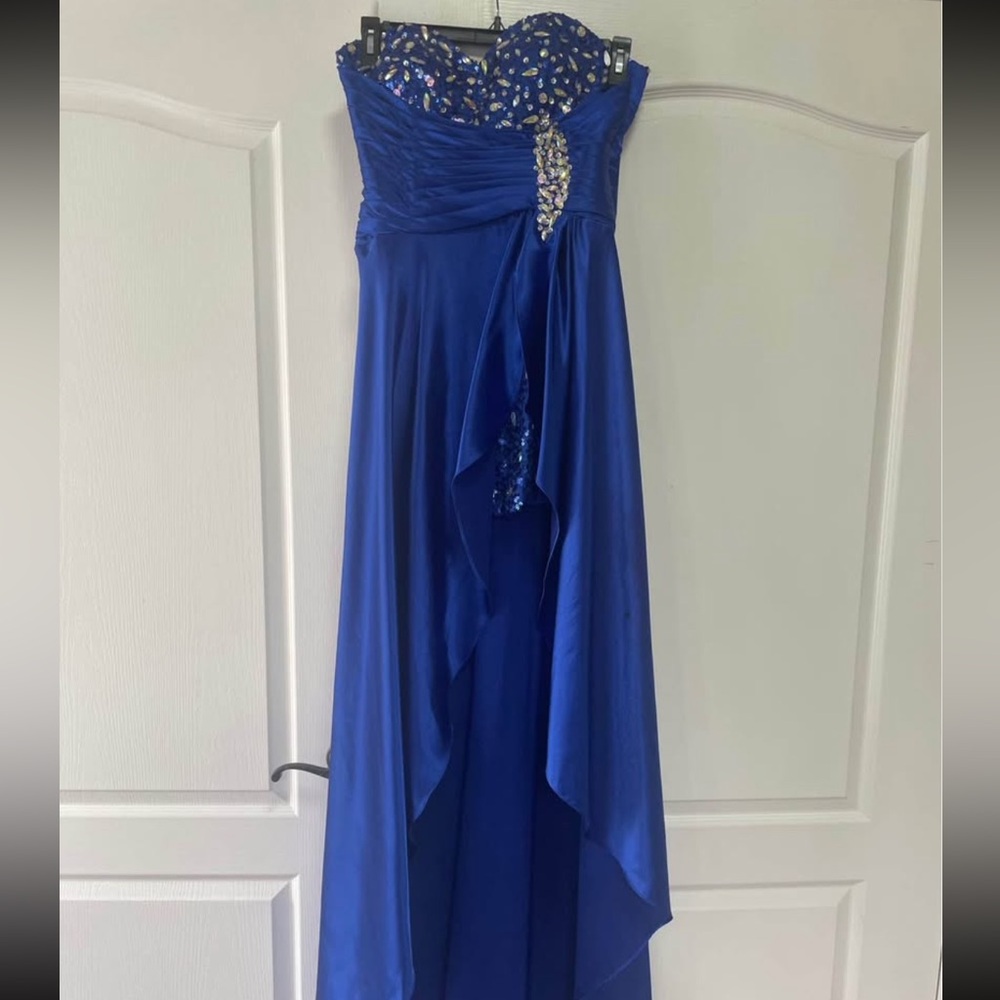Elegant Blue Evening Gown